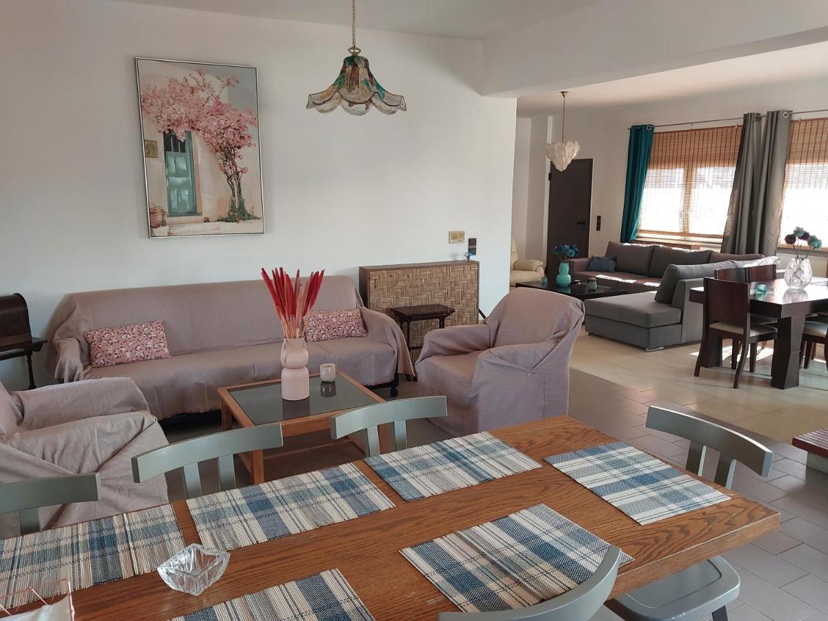 Passatempo Casa - 3 Bedroom Apartment Close To The Swimming Pool Gerani  Exterior photo